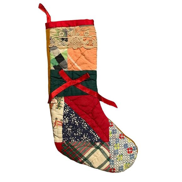Vintage quilted small Christmas stocking lace and ribbon trim - Picture 1 of 5